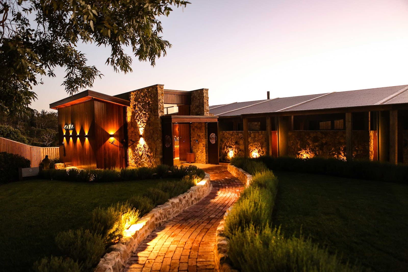 Sequoia Lodge - Exclusive Adults Luxury Retreat — Hahndorf, Adelaide